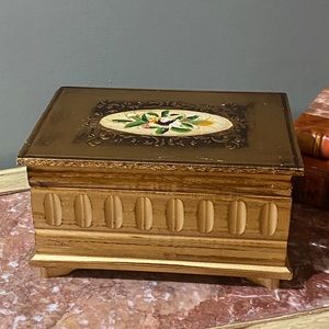 Vintage Florentine Jewelry/Music Box